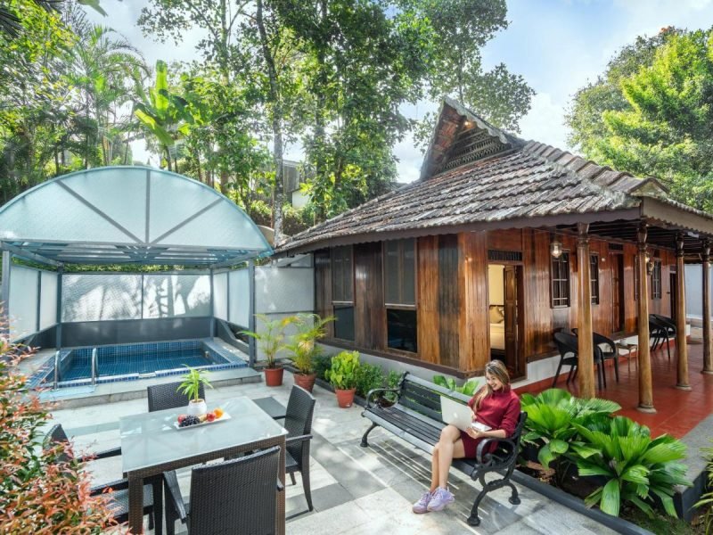 Honeymoon Cottage with a Private Pool