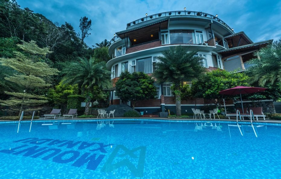 Pool View Comfort